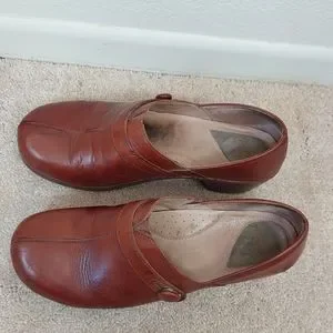 Dansko solstice clogs brown leather nursing clog (43) 9.5/10 Dansko | Shoes | Dansko Solstice Clogs Brown Leather Nursing  main image 2